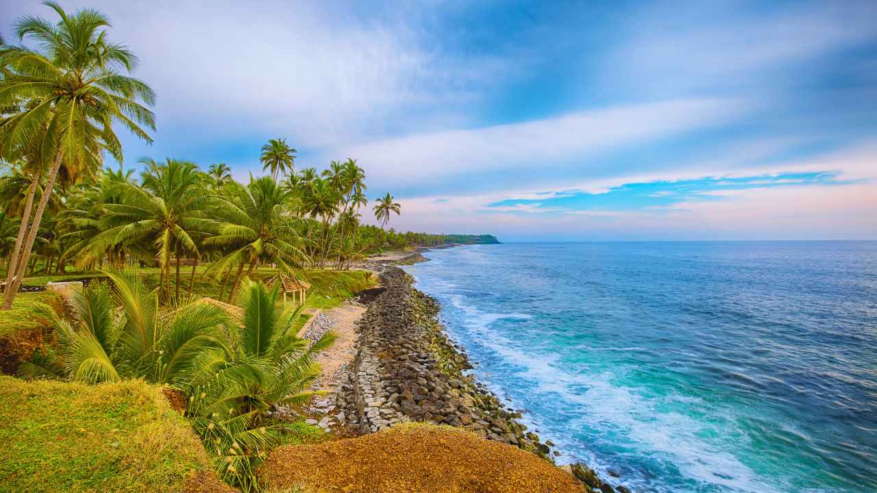 Jogový pobyt pri mori v Indii (Kerala 2026)